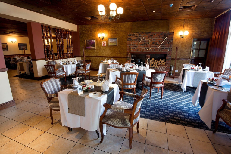 Food & Drinks 5, Monomotapa Hotel, Harare