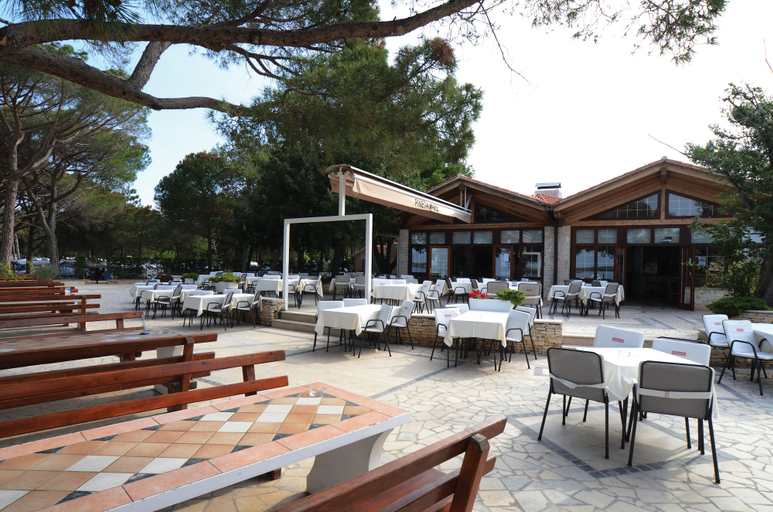 Food & Drinks 5, Happy Camp mobile homes in Centro Vacanze Bi Village, Fažana