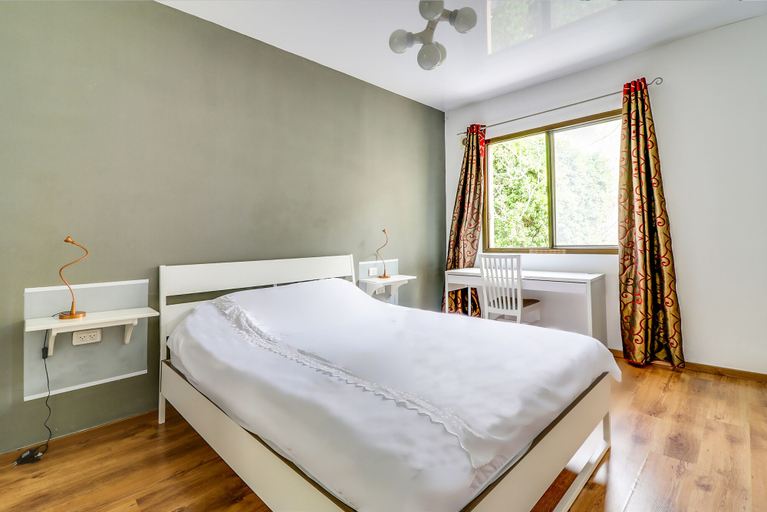 Bedroom 3, Carmel Boutique