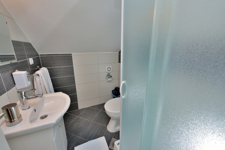 Bathroom 3, Apartments Donat Zadar, Zadar