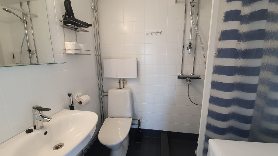 Bathroom 4, Gasthaus Vanha-Merivartioasema, Kymenlaakso