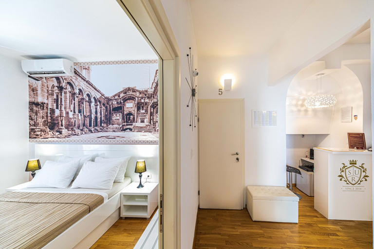 Bedroom 4, Riva City Rooms, Split