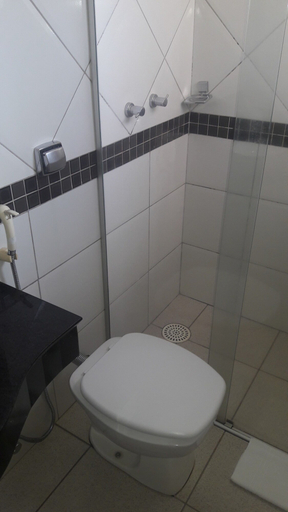 Bathroom 3, Nioja Hotel, Itumbiara