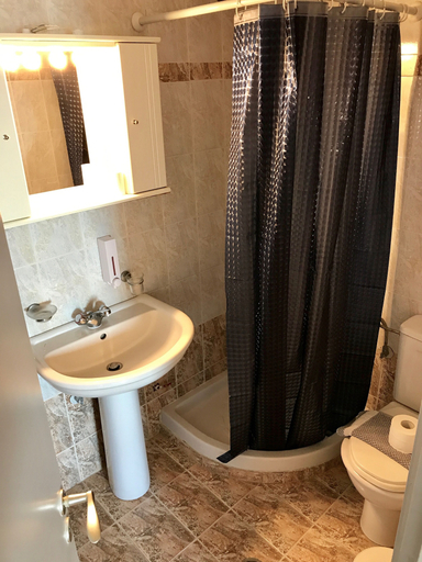 Bathroom, Apt4 @ Mamangakis Apartments, Crete