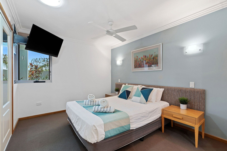 Bedroom 1, 2BR Coolum Beach Escape Courtyard Pool Spa Tennis, Maroochy - Coastal North