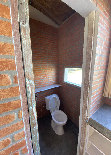 Bathroom 5, Balian Yoga Shala, Denpasar