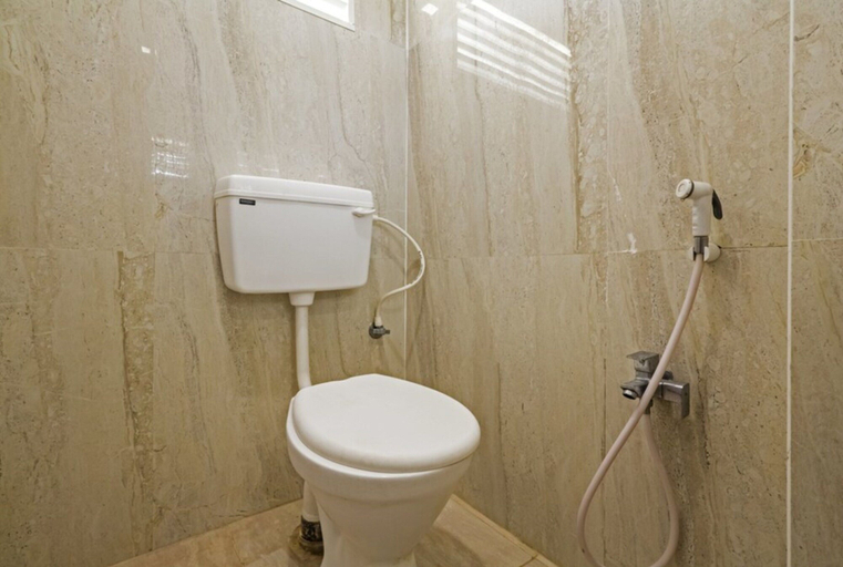 Bathroom, Hotel Samrat, Krishna