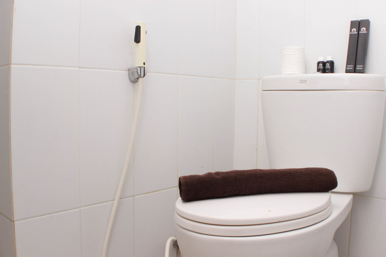 Bathroom 5, Cozy And Simply Studio At Grand Sentraland Karawang Apartment, Karawang