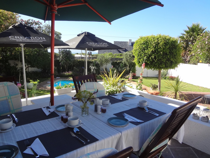Food & Drinks 5, Walker Bay Manor, Overberg