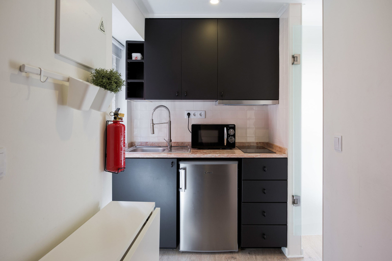 Others 4, Typical and Brand New T.M. Flat, Lisbon