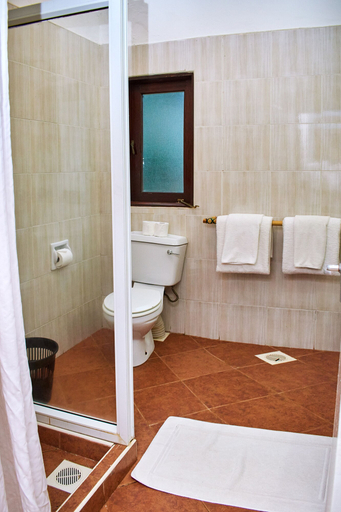 Bathroom 5, Neptune Village Beach Resort & Spa All Inclusive, Msambweni