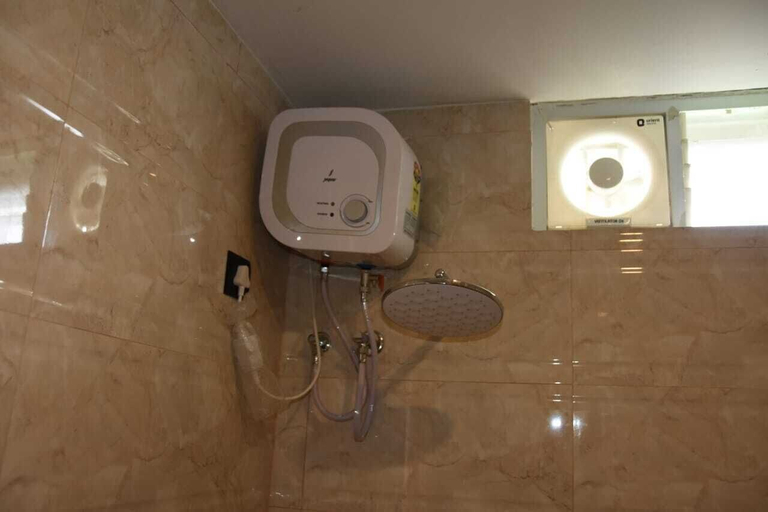 Bathroom 3, Hotel Waanderers Howff, South Andaman