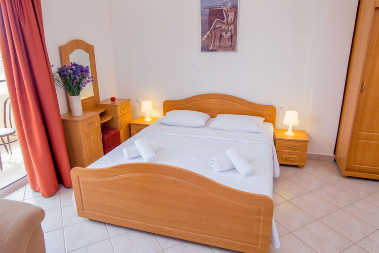 Bedroom 4, Rooms Nancy, Peloponnese