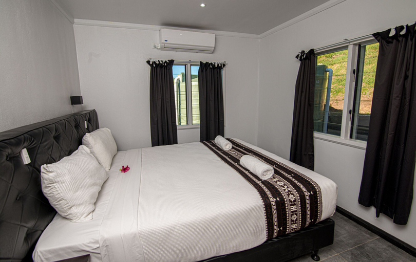 Bedroom 3, Dua Dua Beach Resort, Ra