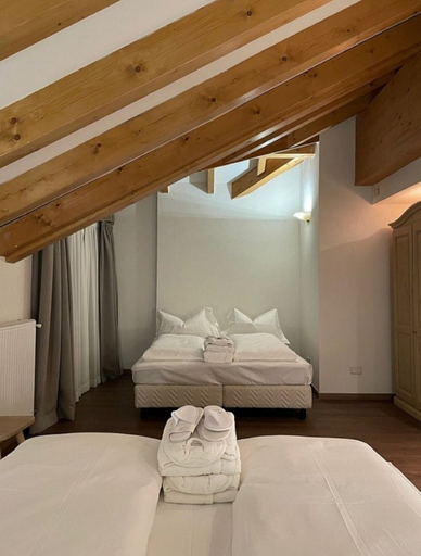 Bedroom 2, Hotel Villa Aurora, Trento