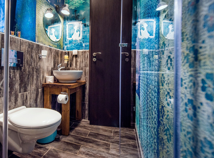 Bathroom 5, Keros Blue, North Aegean