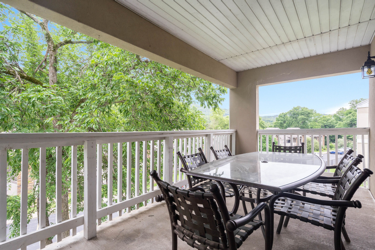 An Un-fore-gettable Time - Shared Pool & Near Lake, Taney