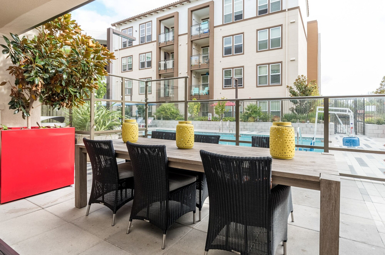 Food & Drinks 5, Bluebird Suites in Silicon Valley, Santa Clara