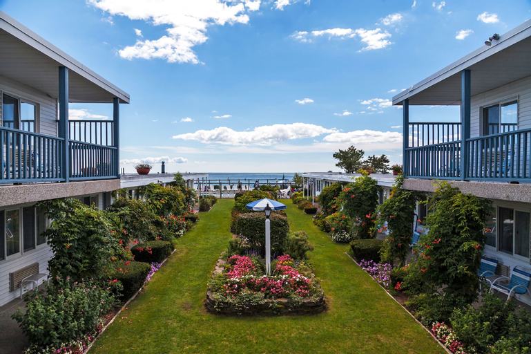 Blue Water Resort, Barnstable