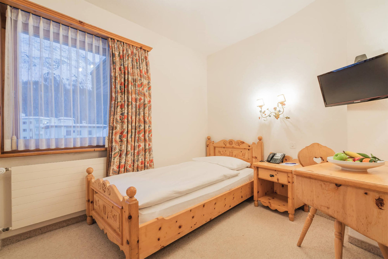 Bedroom 4, Hotel Corvatsch, Maloja