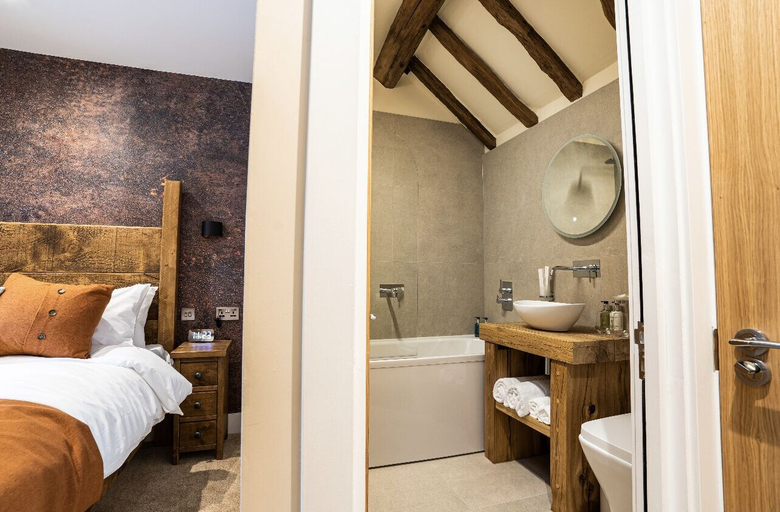 Bedroom 2, Bulls Head - Holymoorside, Derbyshire
