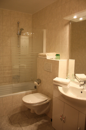Bathroom 4, Landhotel Wolf, Innsbruck Land