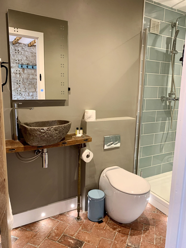 Bathroom 3, The Coach House and The Stable, Gloucestershire