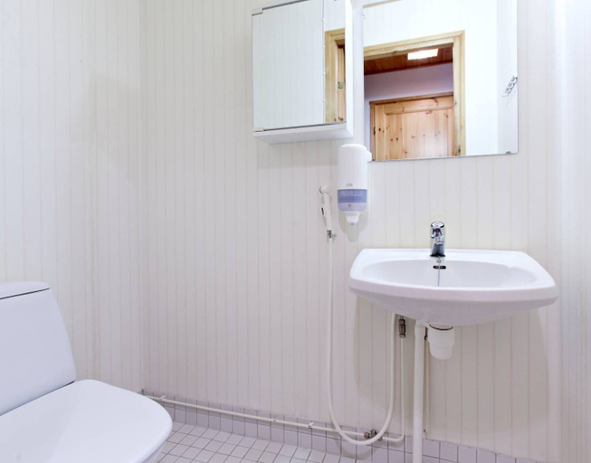 Bathroom 3, Holiday Club Pyhä, Lapland