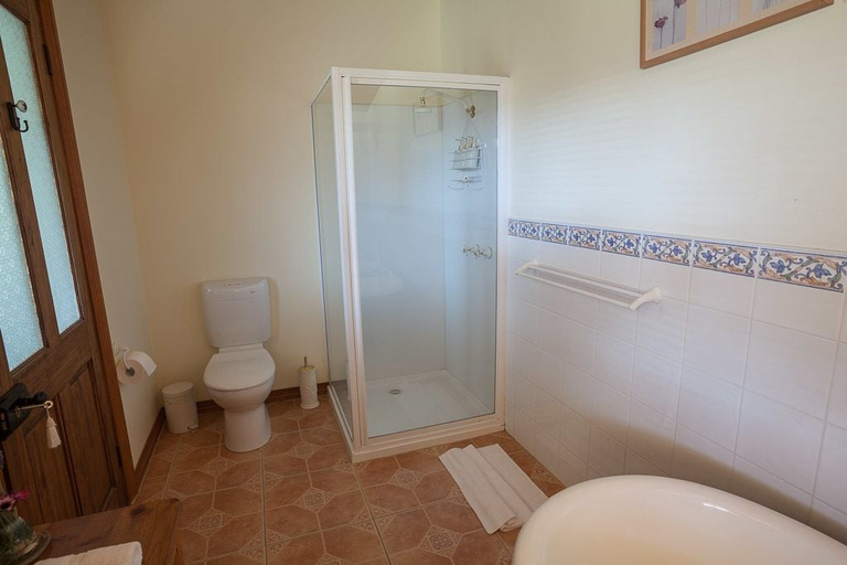 Bathroom 3, Margate Cottage Boutique Bed & Breakfast, Kingborough