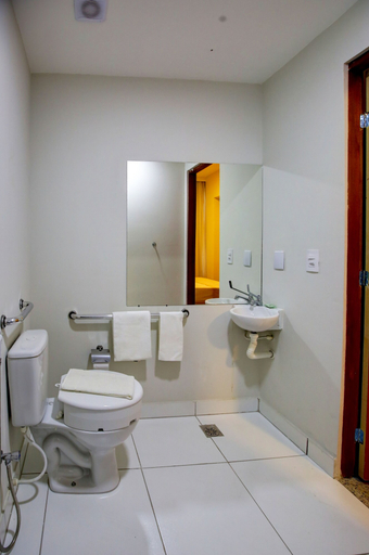 Bathroom 4, Go inn Betim, Betim