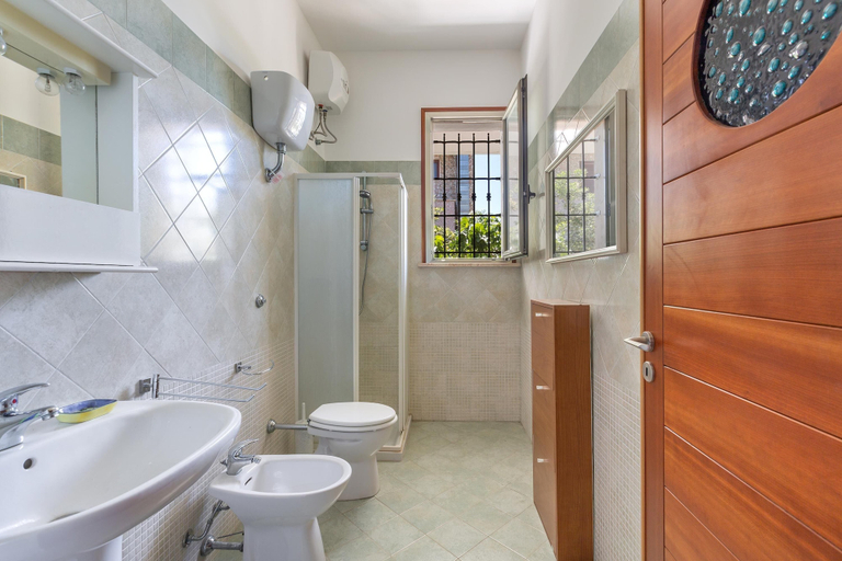 Bathroom, 1906 Villa Sara, Lecce