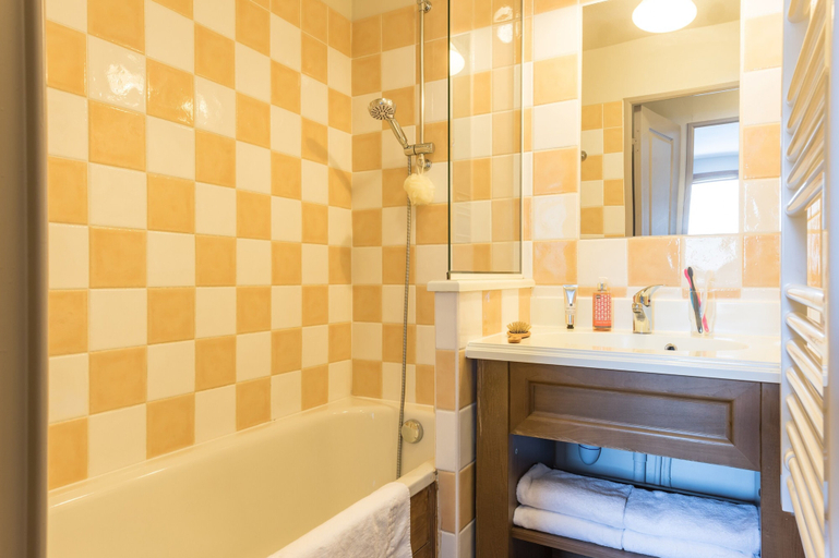 Bathroom, Pierre & Vacances Residence L'Albane, Hautes-Alpes