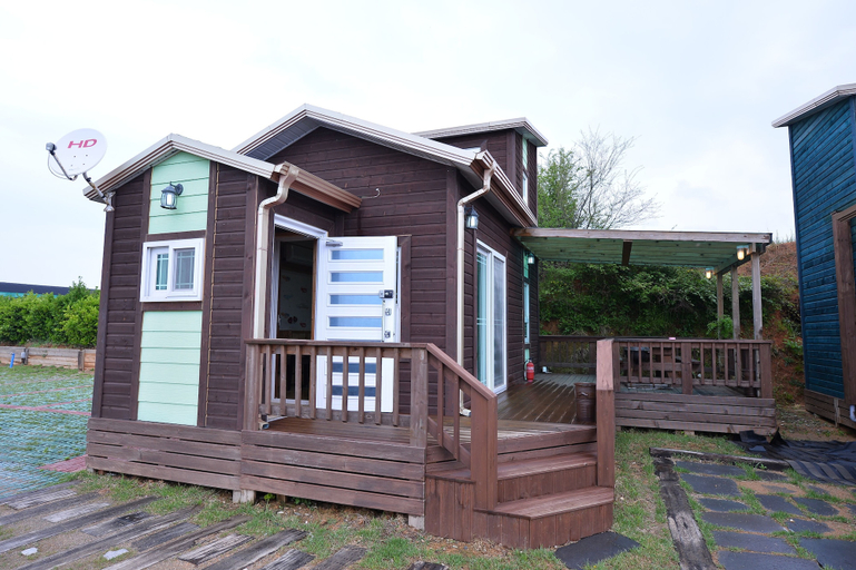 Exterior & Views 2, SkyStarSea Pension, Muan