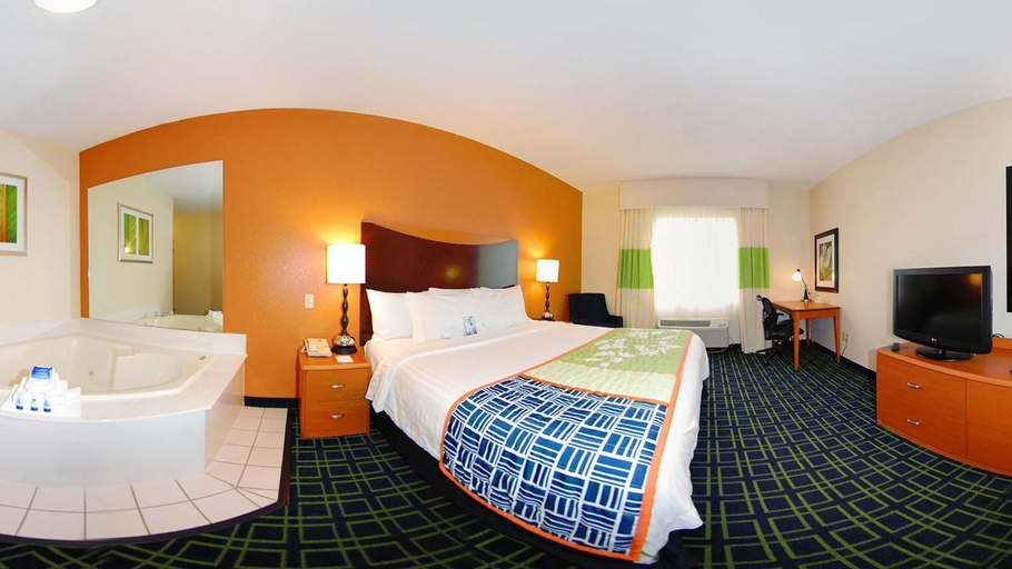 Bedroom 3, Fairfield Inn & Suites by Marriott - Jefferson City, Cole