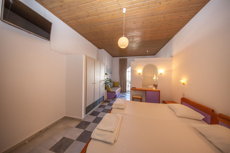 Bedroom 3, Manias Hotel Apartments, Crete