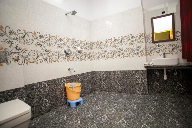 Bathroom 3, Hotel Dimple International, Udaipur