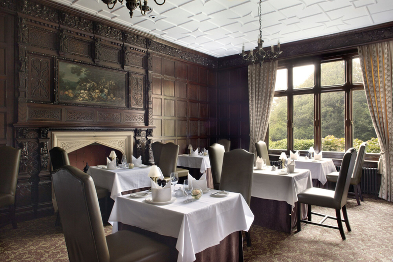 Food & Drinks 5, Audleys Wood Hotel , Hampshire