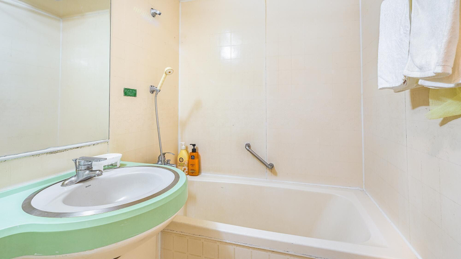 Bathroom 3, Jeju Baekrokdam, Jeju
