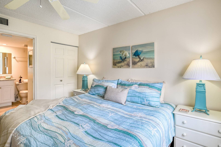 Bedroom 3, Ocean and Racquet 8110, Saint Johns