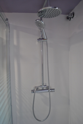 Bathroom 3, Hostal Universitat Cervera, Lleida