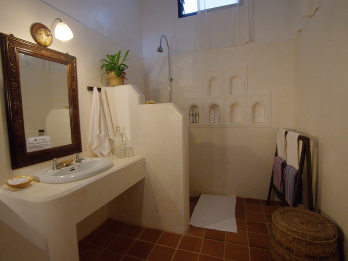 Bathroom 3, Peponi Hotel, Lamu West