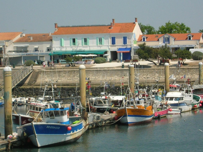 Exterior & Views 2, Hôtel Restaurant L'Ecailler, Charente-Maritime