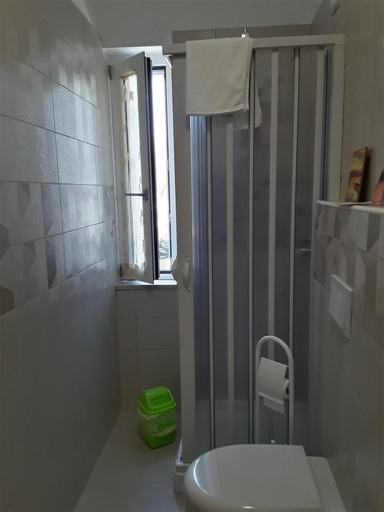 Bathroom 5, B&B Iris Cottage, Campobasso