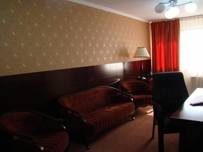 Bedroom 3, Hotel Helin Aeroport, Ghercesti