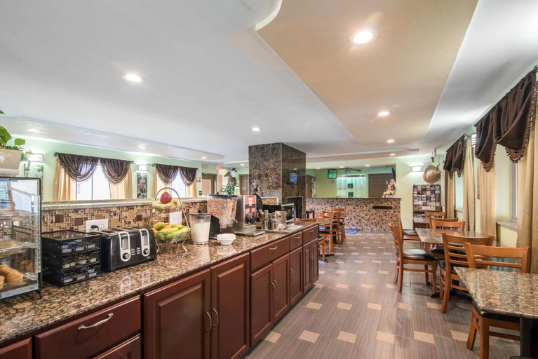 Food & Drinks 5, Rodeway Inn Towanda, Bradford