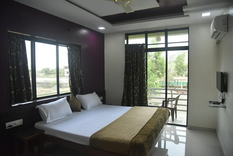 Bedroom 2, Royal Hills Resort, Pune