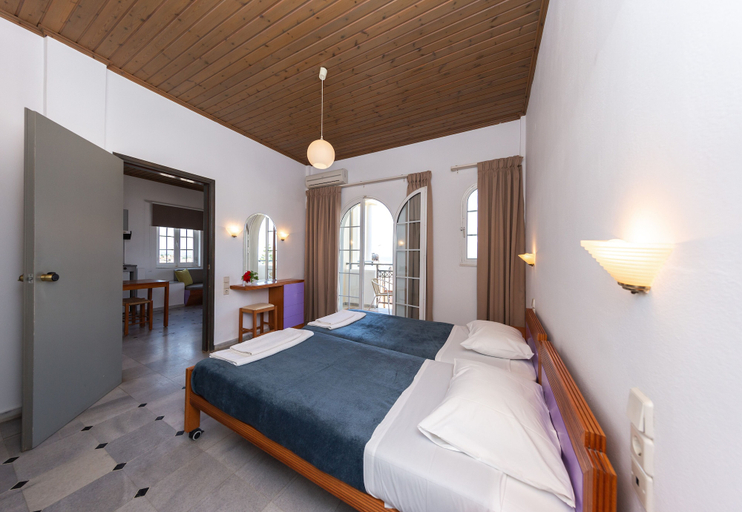 Bedroom 4, Manias Hotel Apartments, Crete