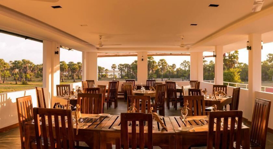 Food & Drinks, Palm Resort Nilaveli, Kuchchaveli