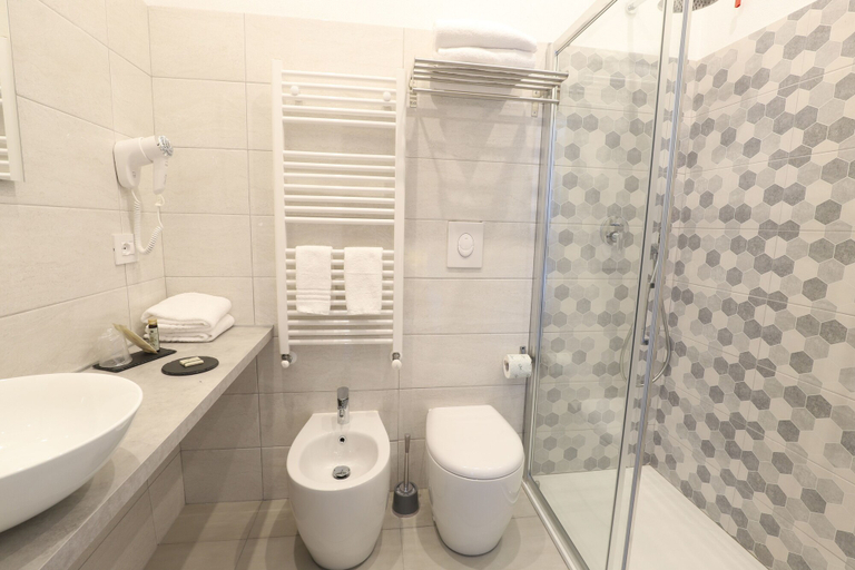 Bathroom 5, Cadorna Luxury Hotel, Milano