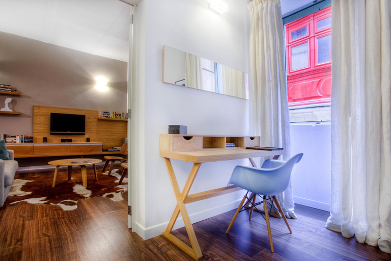 Others 4, Premium Design Central Suite